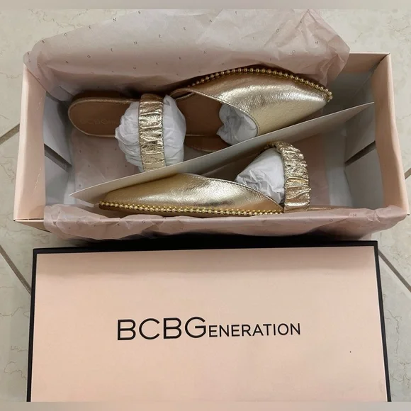 NEW BCBG Women's Gold Textured Mules - Picture 12 of 13